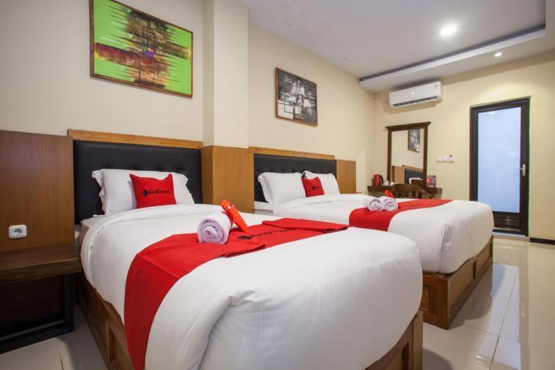Hotel Reddoorz Premium @ Jalan Cengkeh Malang Habitación foto